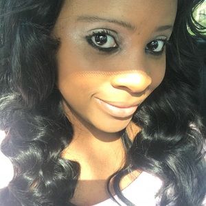 Meet your Posher, Latroya